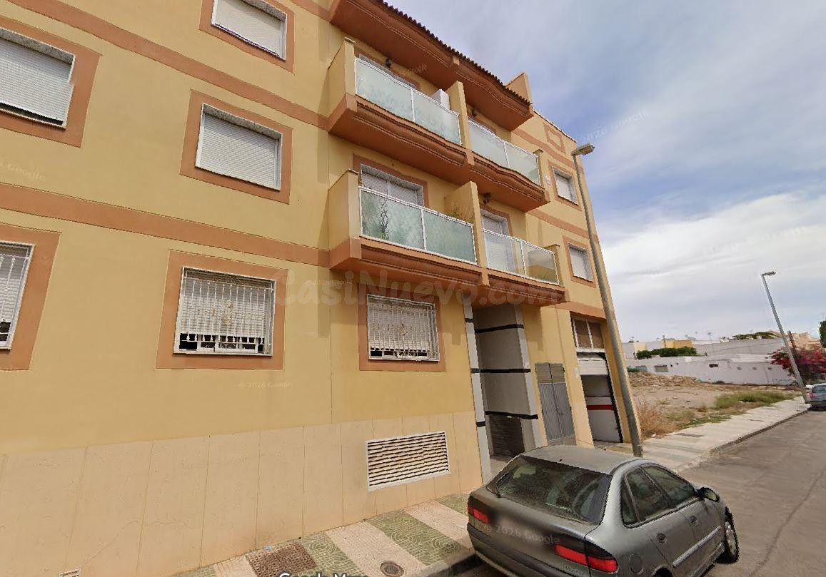 SE VENDE inmueble ALQUILADO en Vícar - foto 4