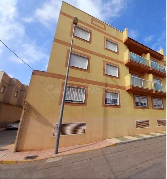 SE VENDE inmueble ALQUILADO en Vícar - foto 2