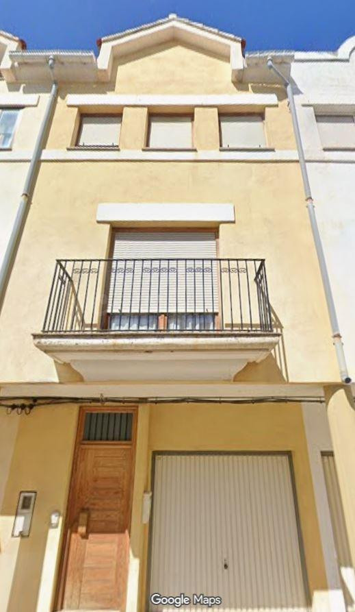 SE VENDE inmueble ALQUILADO en Villafranca del Cid/Vilafranc