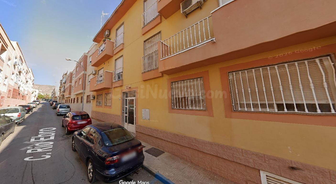 SE VENDE inmueble ALQUILADO en Vícar - foto 3