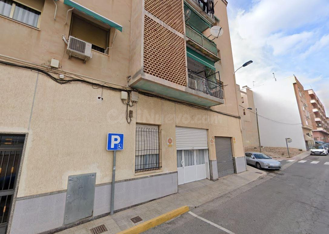 SE VENDE inmueble ALQUILADO en Novelda - foto 2