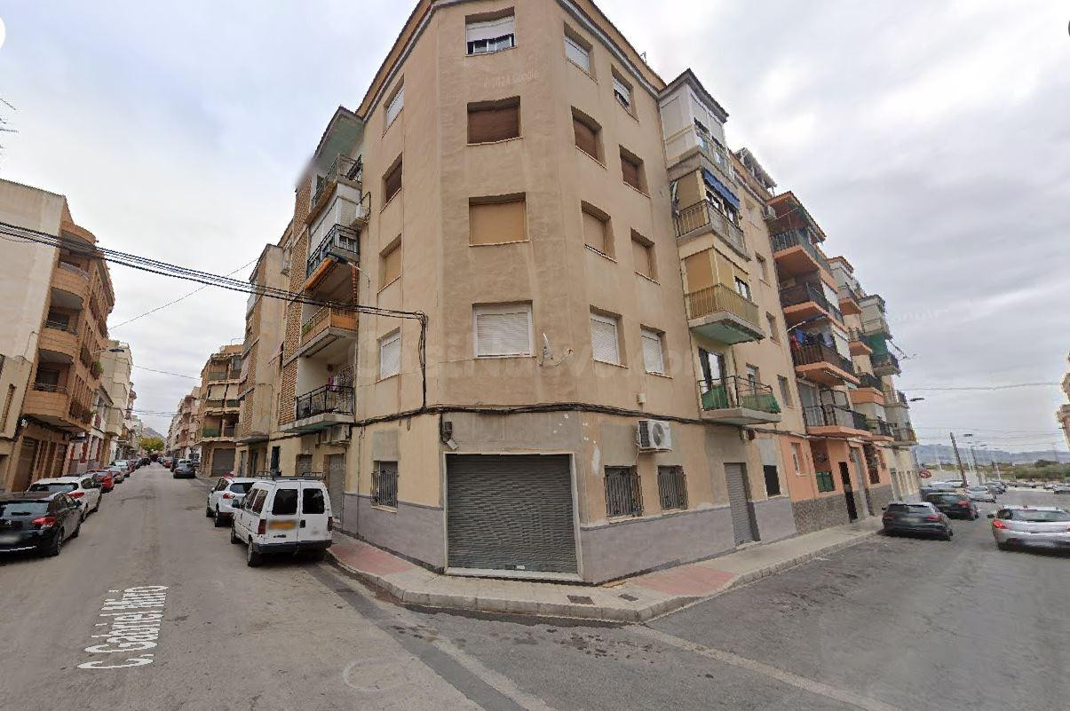 SE VENDE inmueble ALQUILADO en Novelda - foto 2