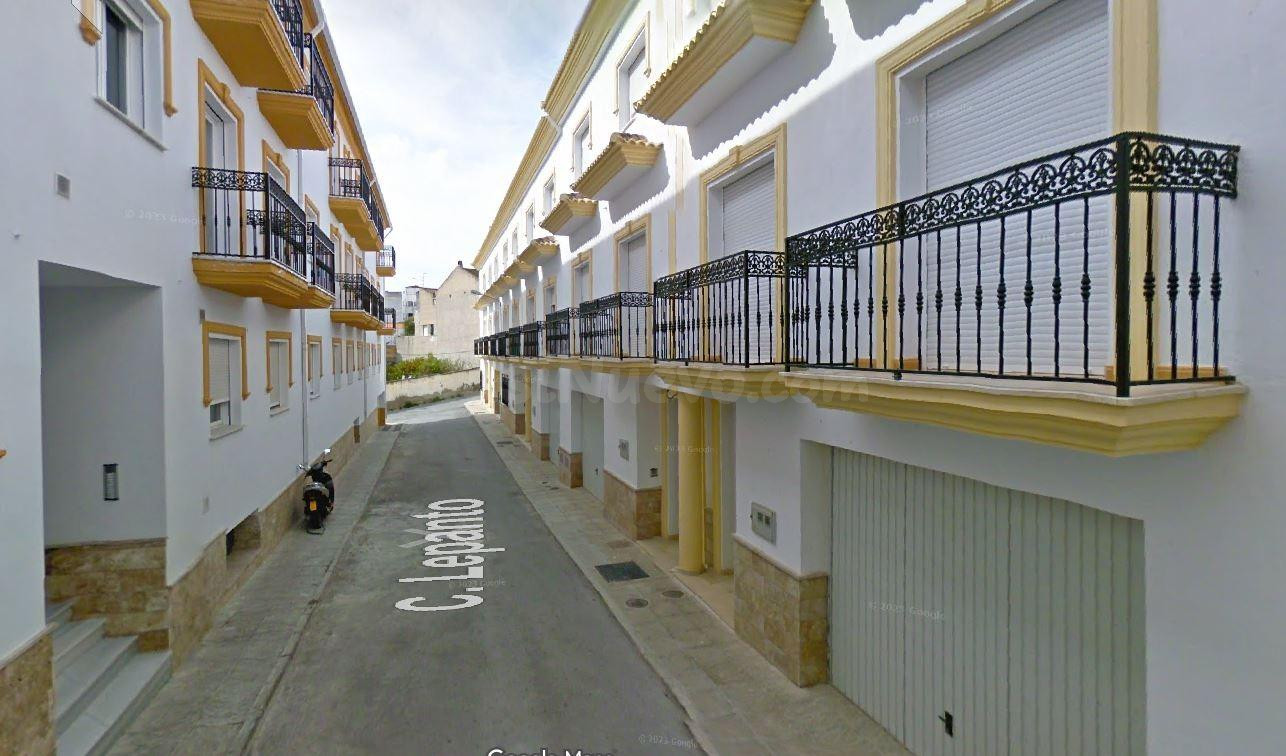 SE VENDE inmueble ALQUILADO en Olula del Río