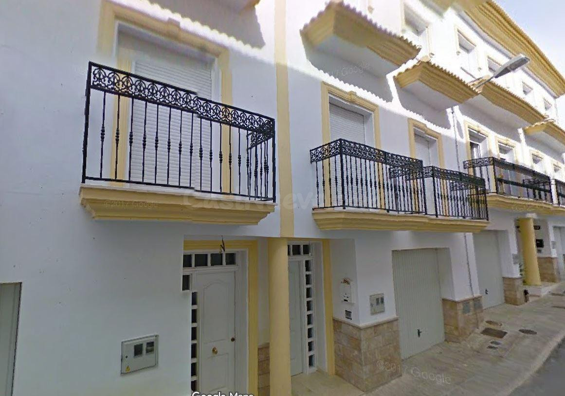SE VENDE inmueble ALQUILADO en Olula del Río - foto 3