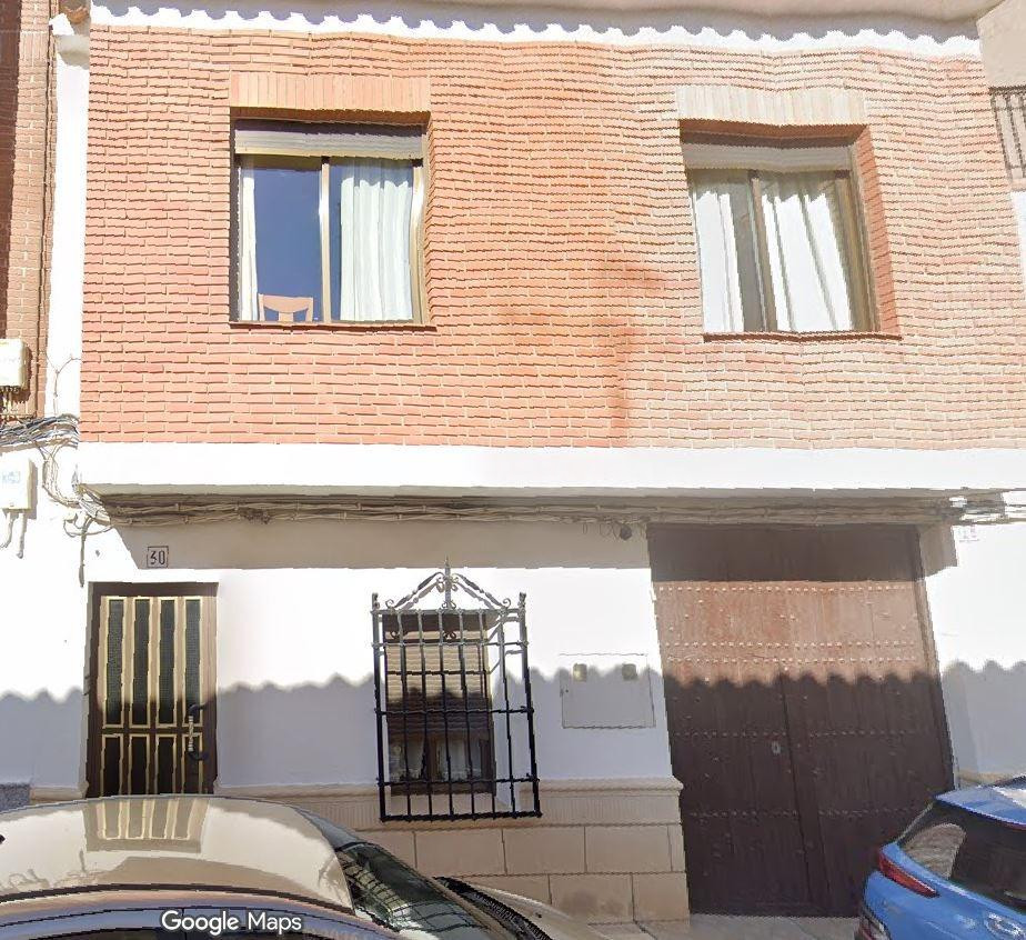 SE VENDE inmueble ALQUILADO en Tarazona de la Mancha