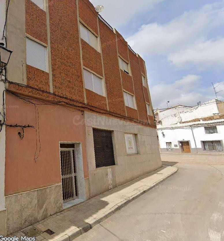 SE VENDE inmueble ALQUILADO en Caudete de las Fuentes - foto 2