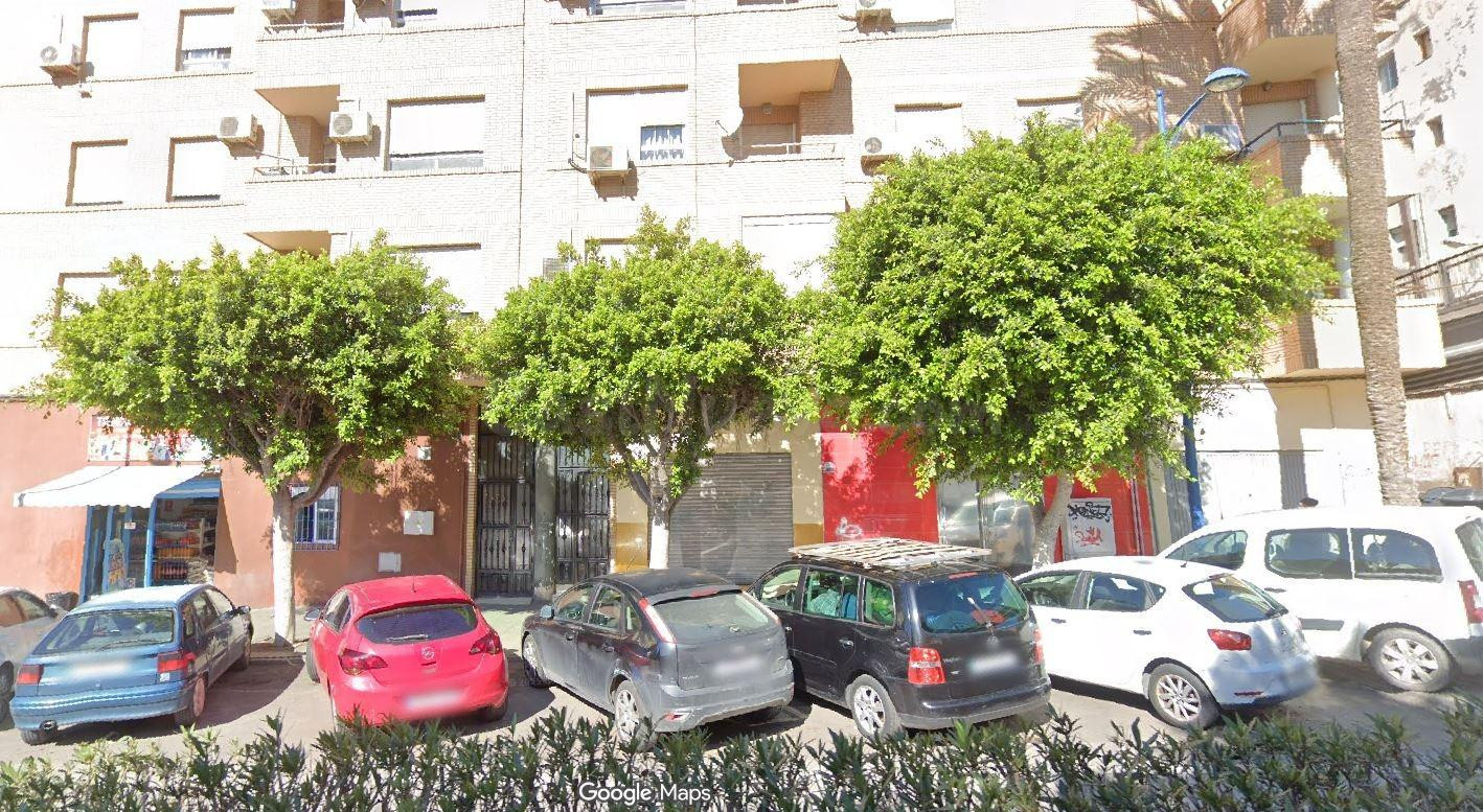 Oportunidad inmueble alquilado en Almería capital para inver - foto 2
