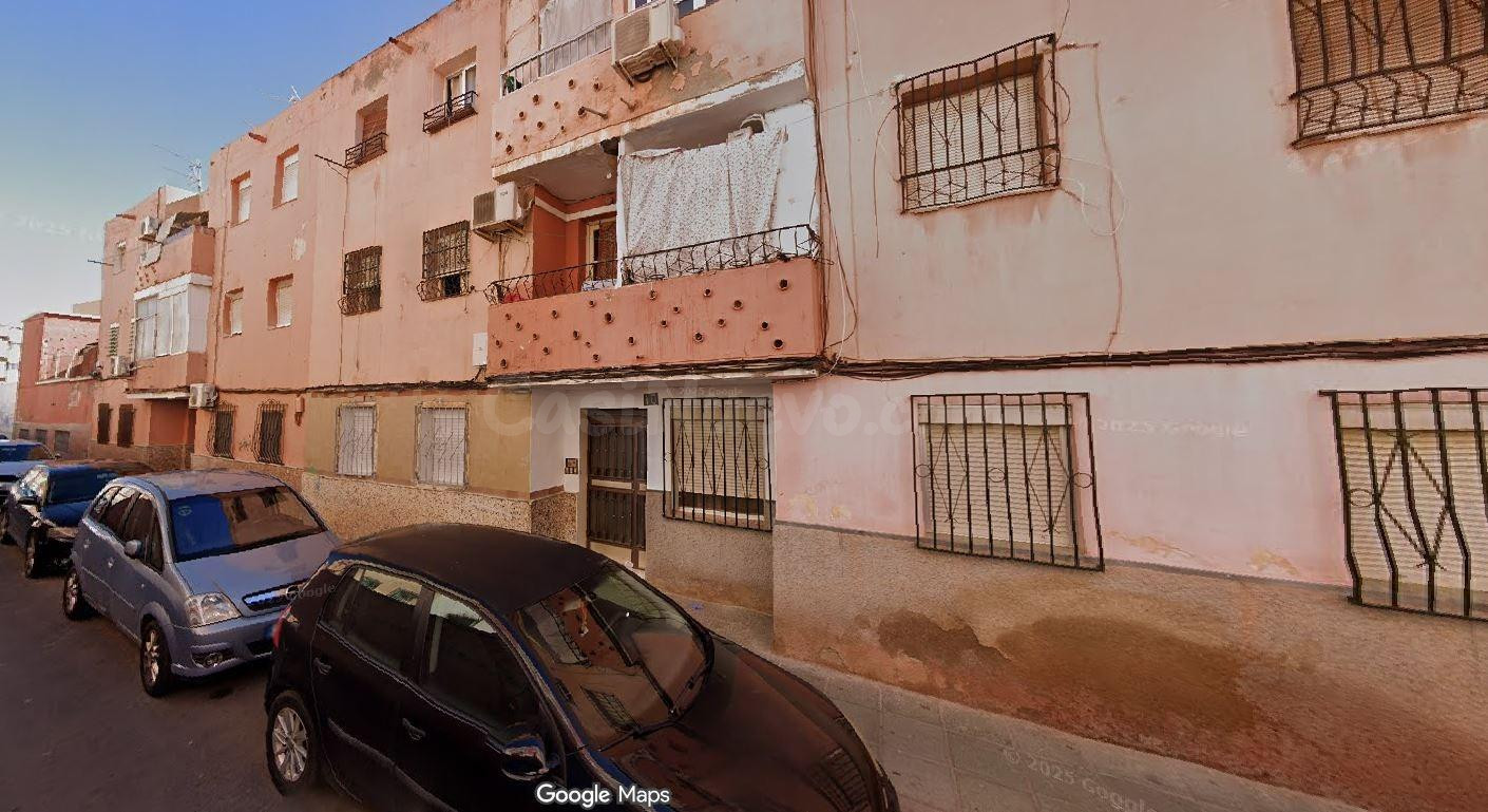 Oportunidad inversión inmobiliaria en Almería capital (2 hab - foto 3