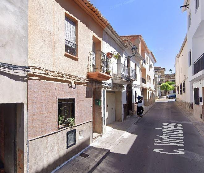 SE VENDE inmueble ALQUILADO en Macastre - foto 2