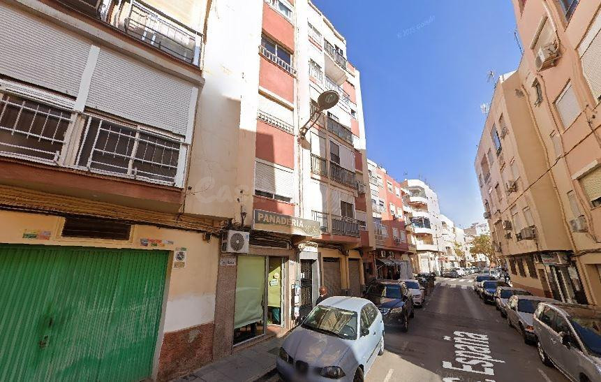 SE VENDE inmueble ALQUILADO en Almería
