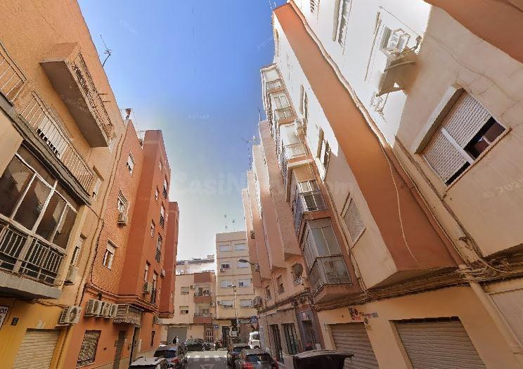 Oportunidad inversión inmobiliaria en Almería capital - foto 3