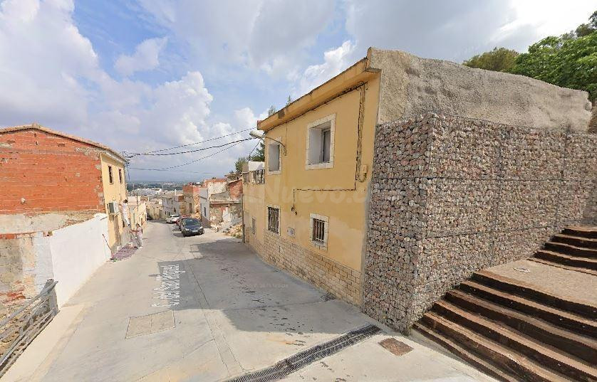SE VENDE inmueble ALQUILADO en Llíria