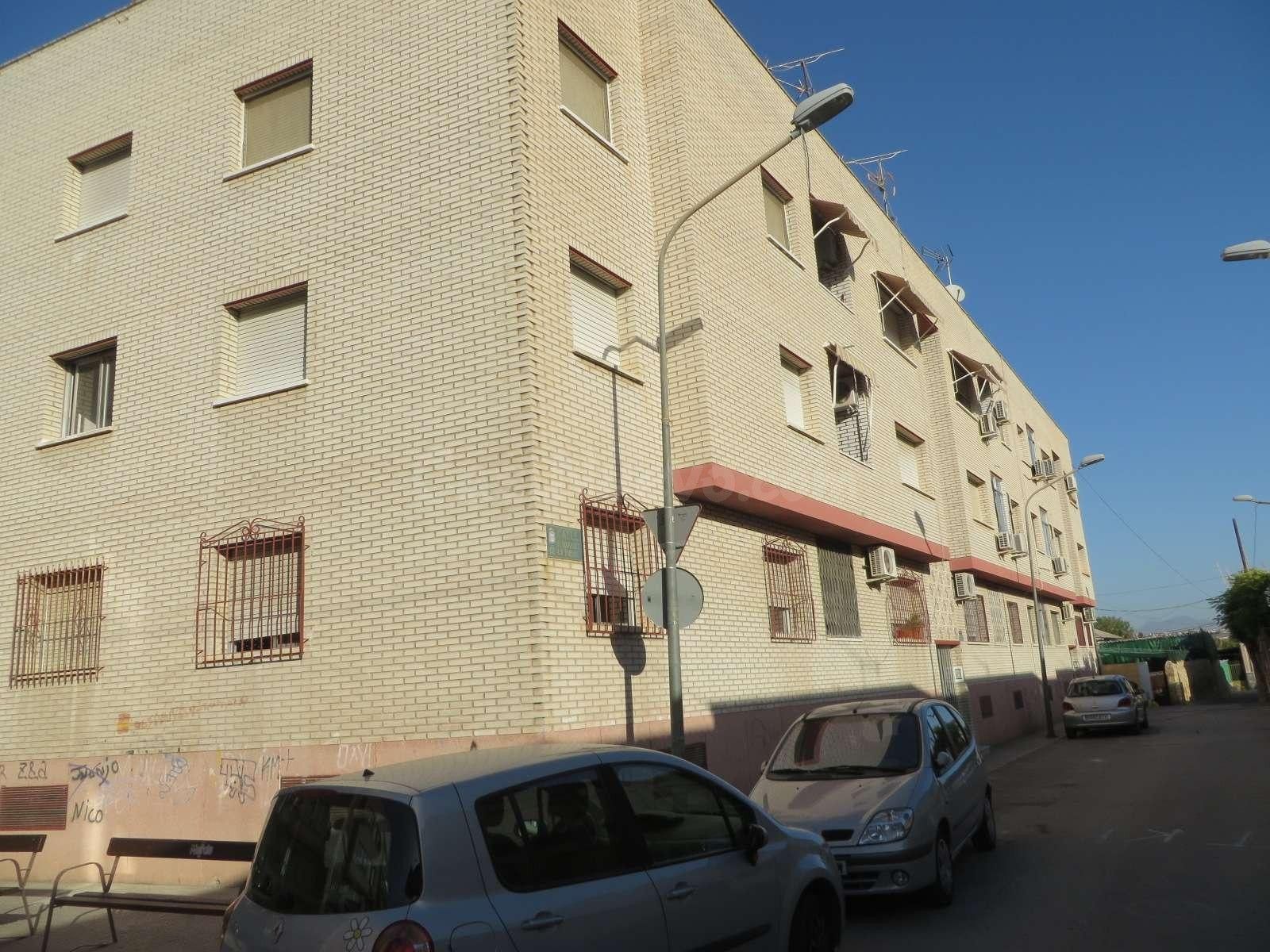 SE VENDE Piso ALQUILADO en CALLE FELIX RODRIGUEZ FUENTE (LA  - foto 4