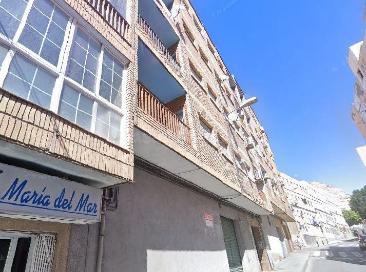 Oportunidad inmobiliaria alquilada en Almería capital - foto 3
