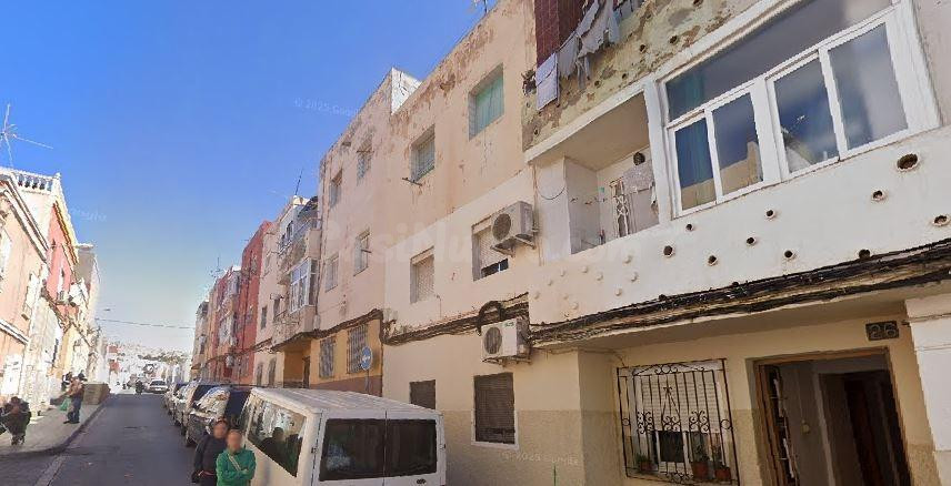 Oportunidad inmobiliaria en Almería: Compra activo alquilado sin comisiones