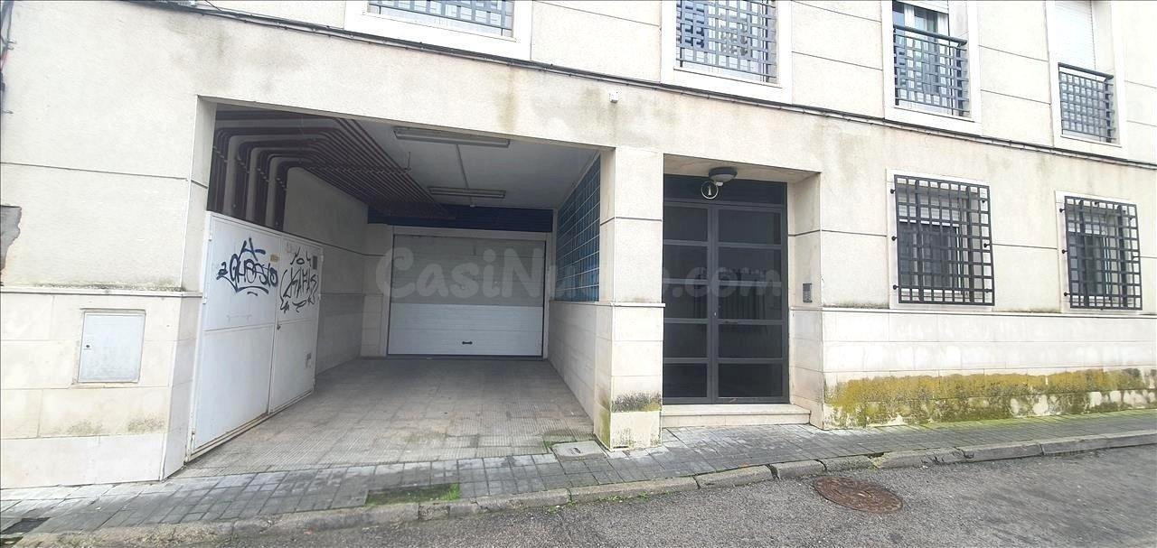 SE VENDE piso + garaje ALQUILADO en Calle Ancha S Martin Oca - foto 2