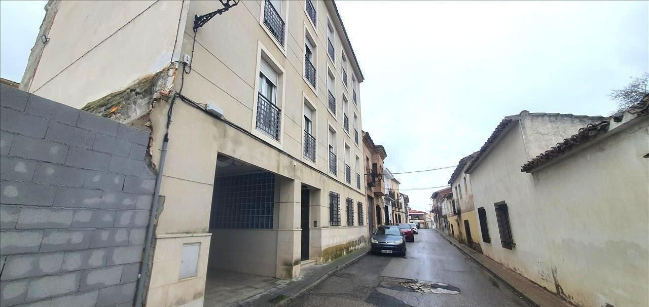 SE VENDE piso + garaje ALQUILADO en Calle Ancha S Martin Oca - foto 3