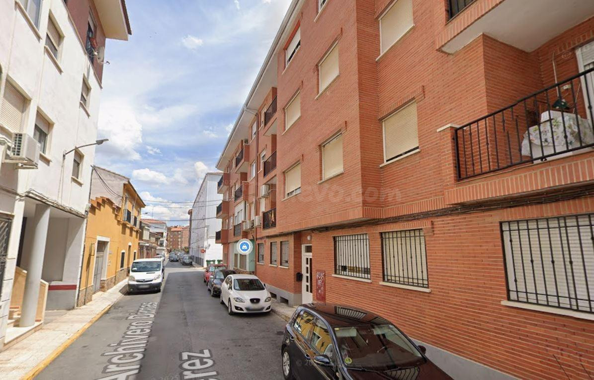 SE VENDE piso + 3 trasteros + parking ALQUILADOS en Tarancón - foto 4