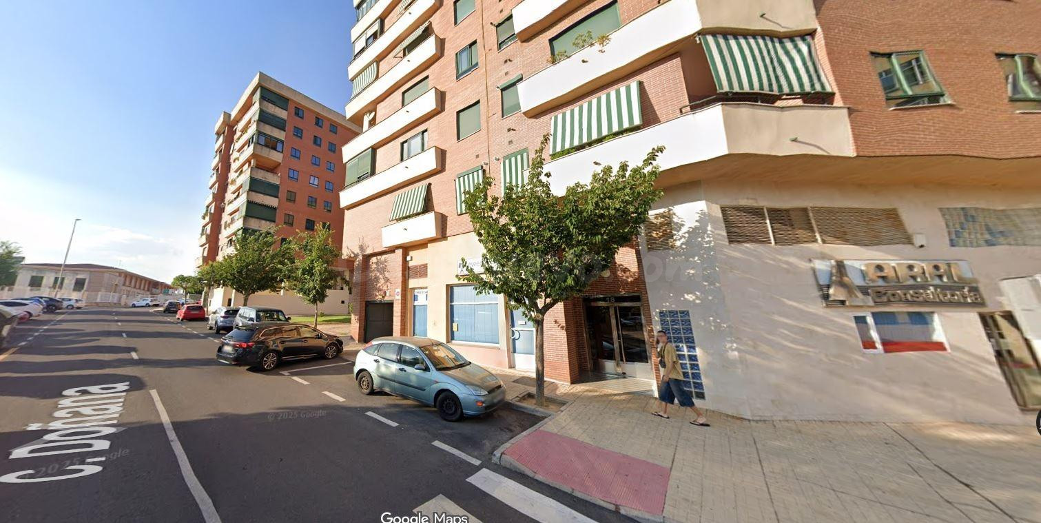 SE VENDE inmueble ALQUILADO en Cáceres - foto 2