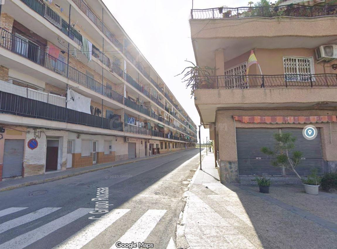 SE VENDE inmueble ALQUILADO en Beniel - foto 2