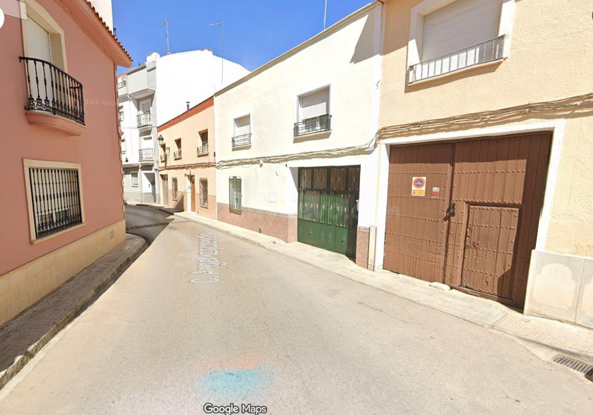 SE VENDE inmueble ALQUILADO en Tomelloso