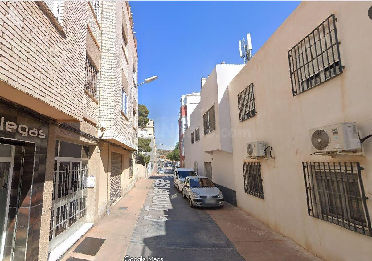 SE VENDE inmueble ALQUILADO en Almería