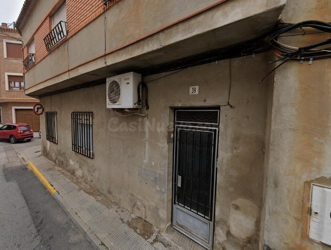SE VENDE inmueble ALQUILADO en Villarrobledo
