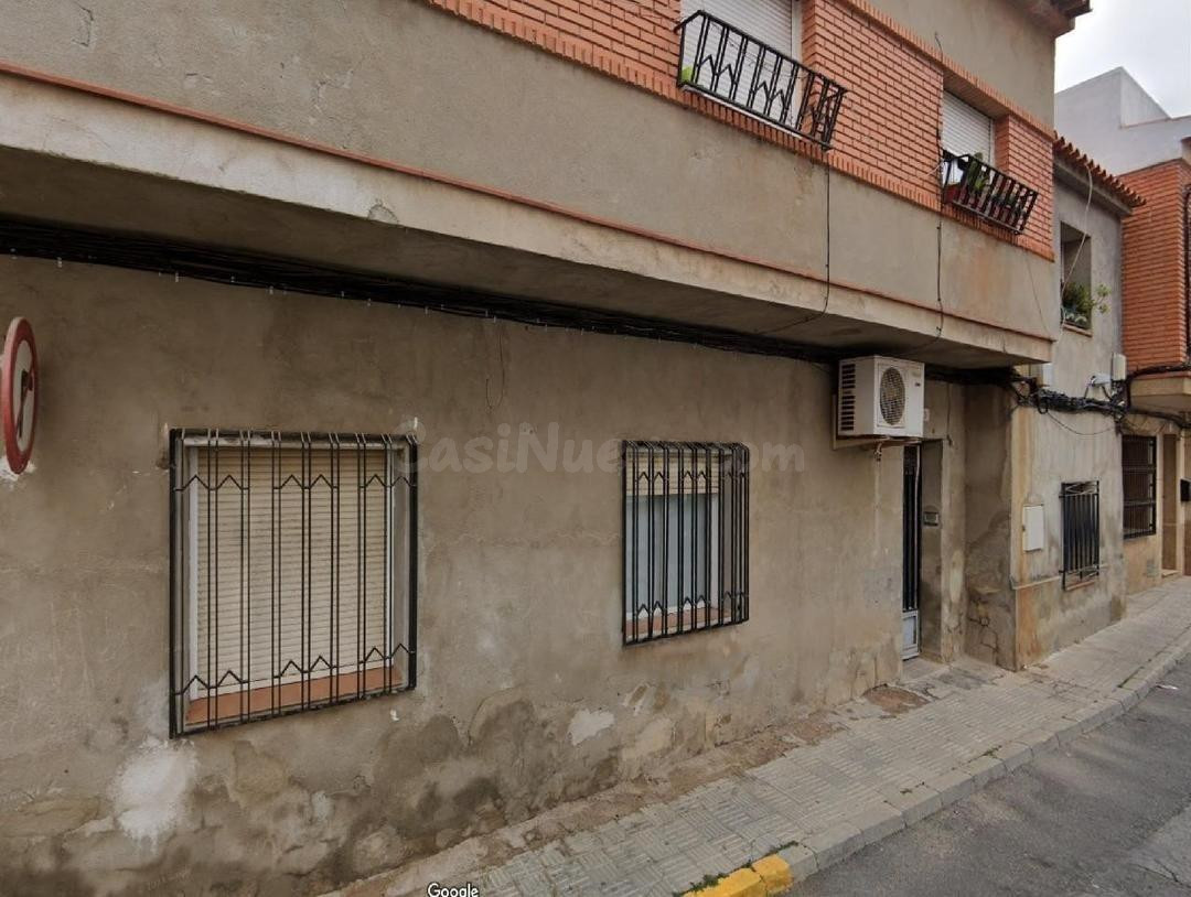 SE VENDE inmueble ALQUILADO en Villarrobledo - foto 2