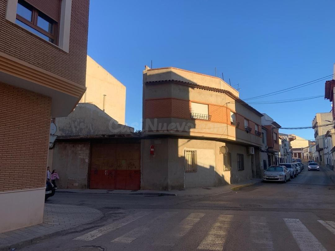 SE VENDE inmueble ALQUILADO en Villarrobledo - foto 3