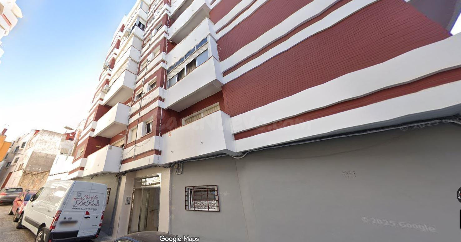 SE VENDE inmueble ALQUILADO en Algeciras - foto 2