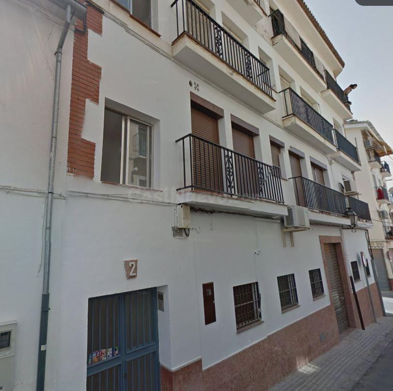 SE VENDE inmueble ALQUILADO en Antequera