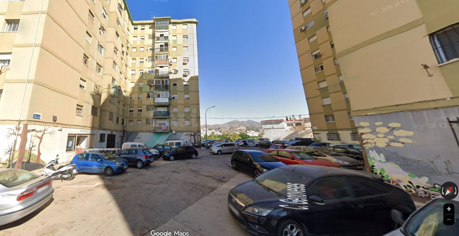 SE VENDE inmueble ALQUILADO en Málaga - foto 2