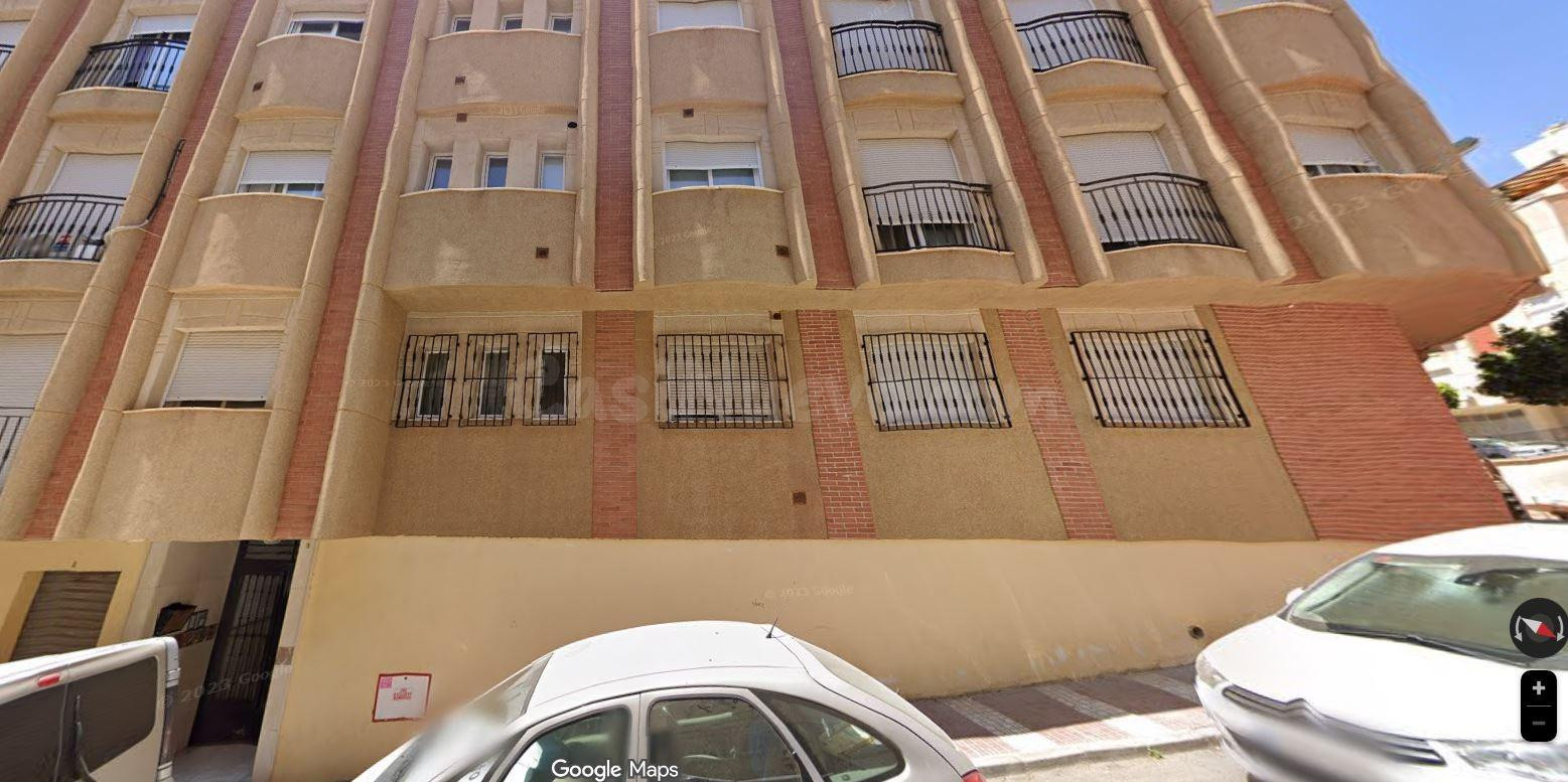 SE VENDE inmueble ALQUILADO en Adra