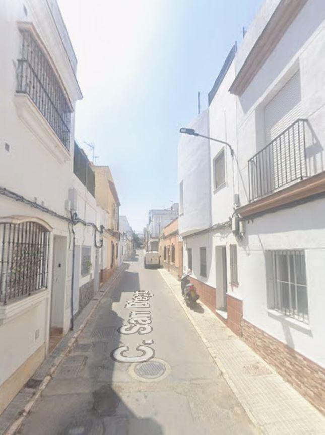 SE VENDE inmueble OKUPADO en Chiclana de la Frontera - foto 3