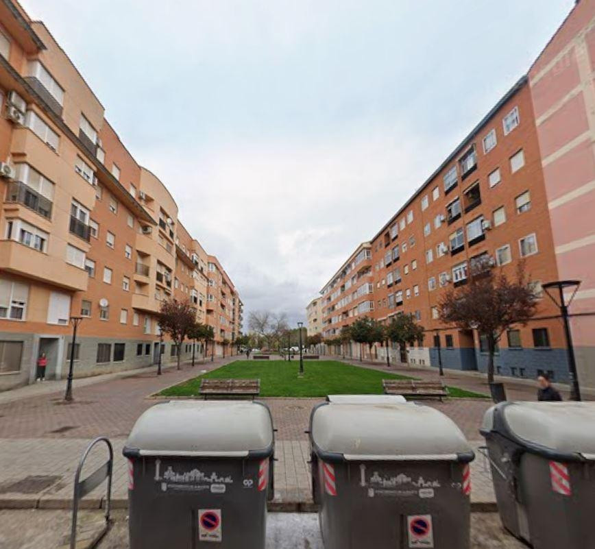 SE VENDE inmueble ALQUILADO en Albacete - foto 2