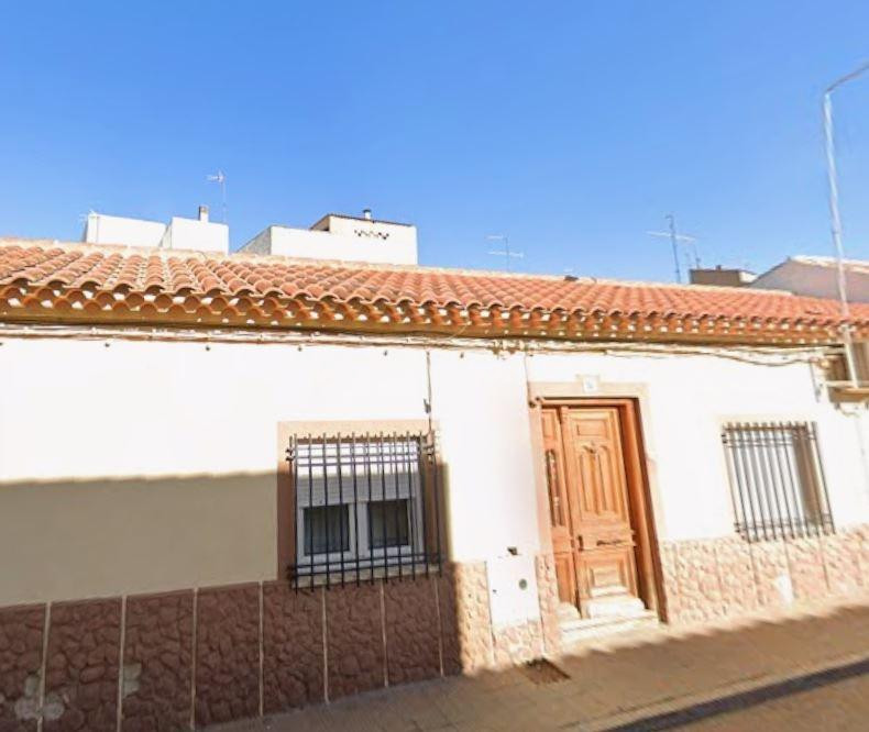SE VENDE inmueble ALQUILADO en Villarrobledo