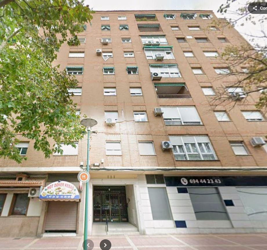 SE VENDE inmueble ALQUILADO en Navalmoral de la Mata
