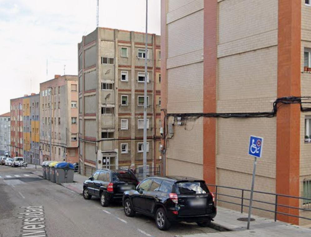 SE VENDE inmueble ALQUILADO en Santander - foto 2