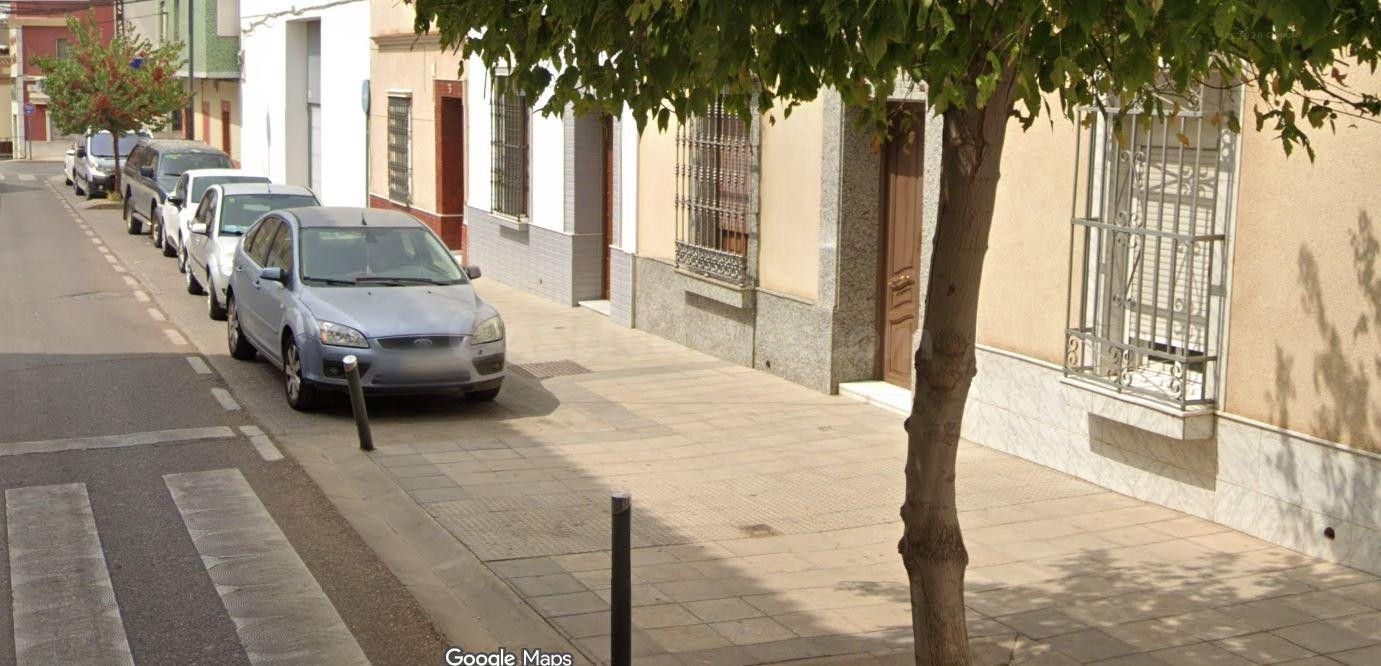 SE VENDE inmueble ALQUILADO en Almendralejo - foto 4