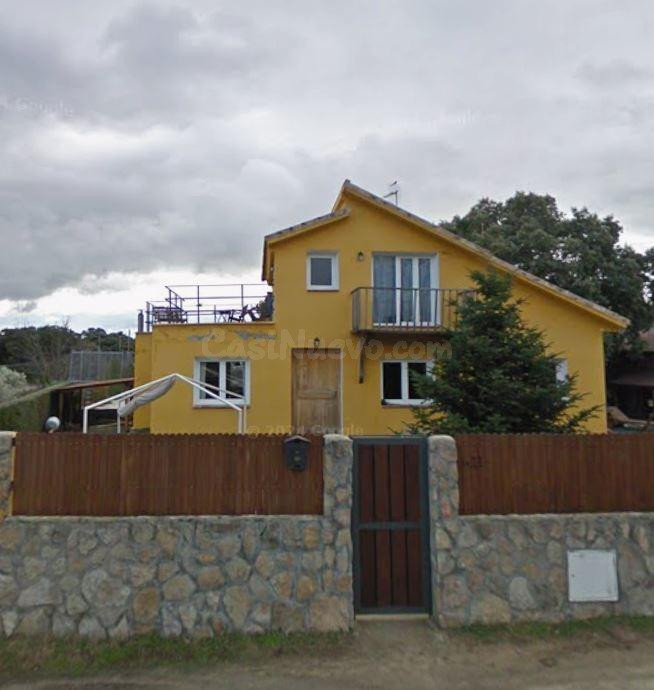 SE VENDE CASA OKUPADA en Calle Colmenar Nº 11 Valdemorillo (Madrid)
