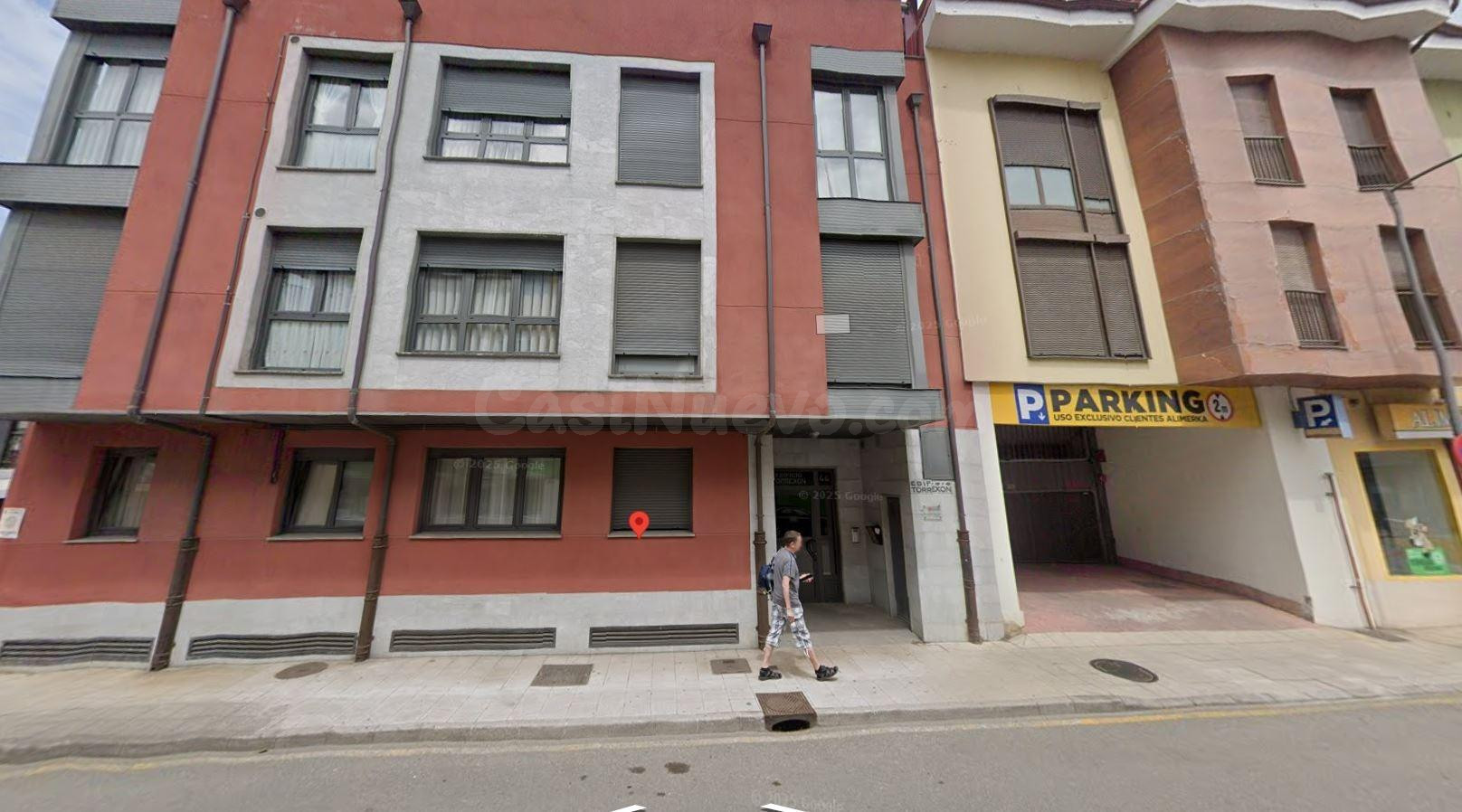SE VENDE inmueble ALQUILADO en Llanes - foto 2