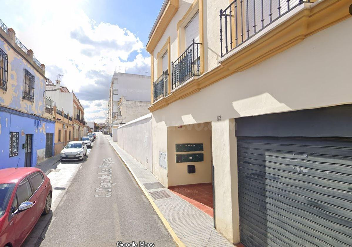 SE VENDE inmueble ALQUILADO en Castilleja de la Cuesta - foto 2
