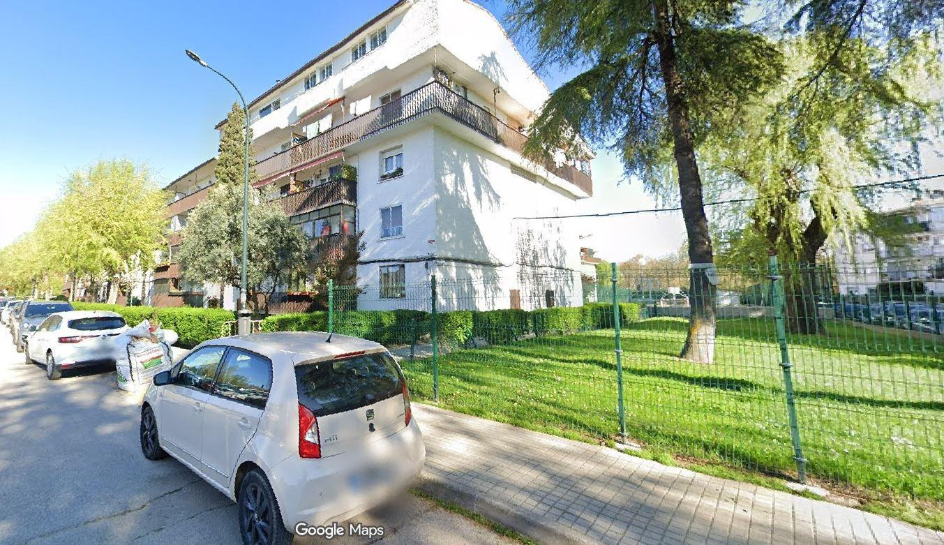 SE VENDE inmueble ALQUILADO en Collado Villalba - foto 2