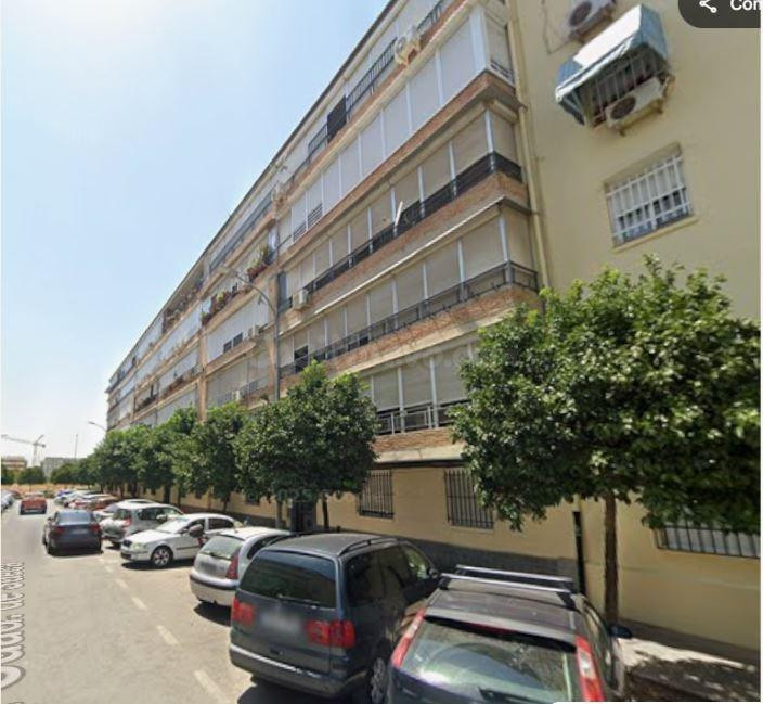 SE VENDE inmueble ALQUILADO en Sevilla - foto 4
