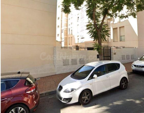 SE VENDE inmueble ALQUILADO en Benalmádena - foto 2