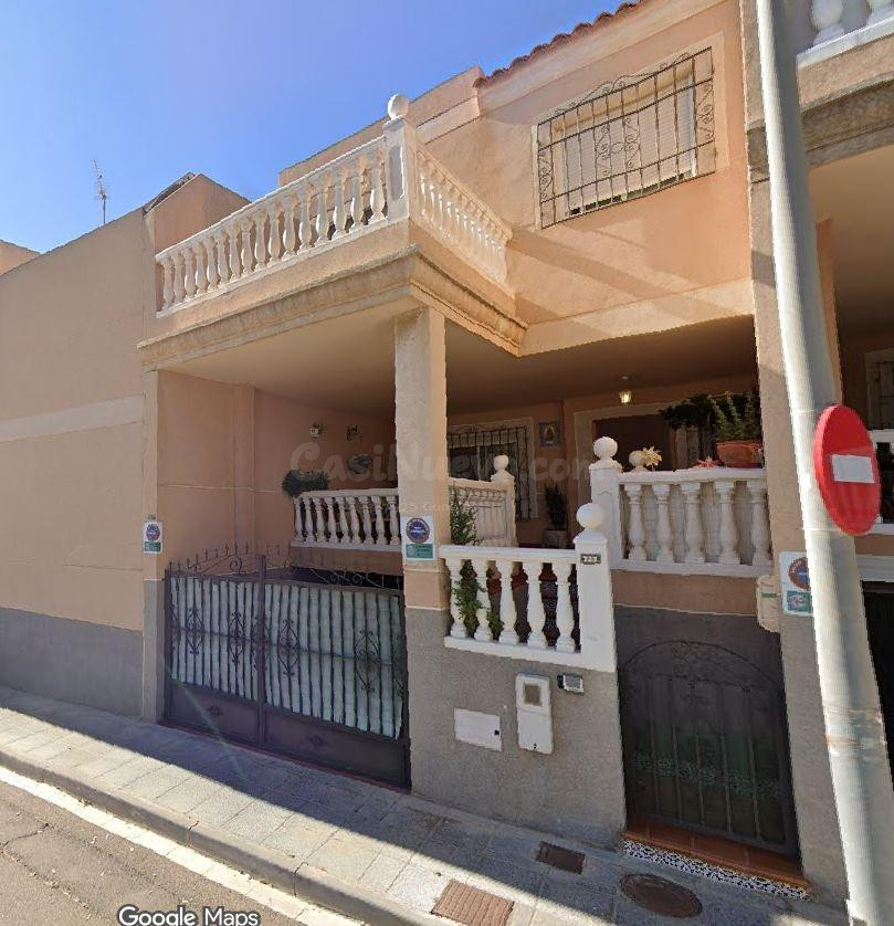 Oportunidad inmobiliaria alquilada en Almería capital - foto 2
