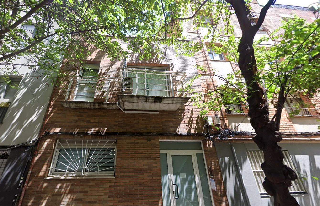 SE VENDE inmueble ALQUILADO en Barcelona - foto 2