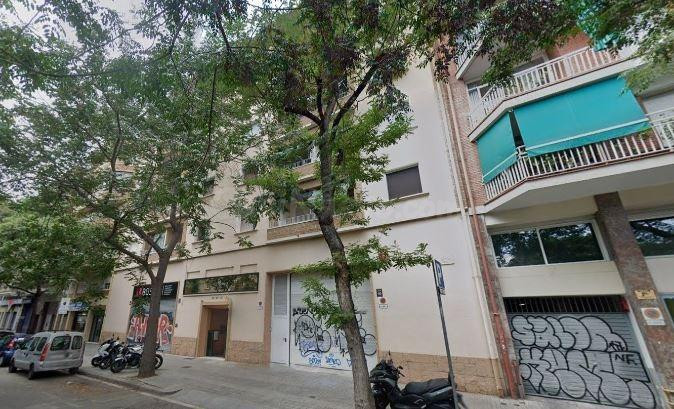 SE VENDE inmueble ALQUILADO en Barcelona - foto 2