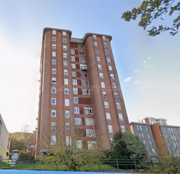 SE VENDE inmueble ALQUILADO en Santander - foto 2