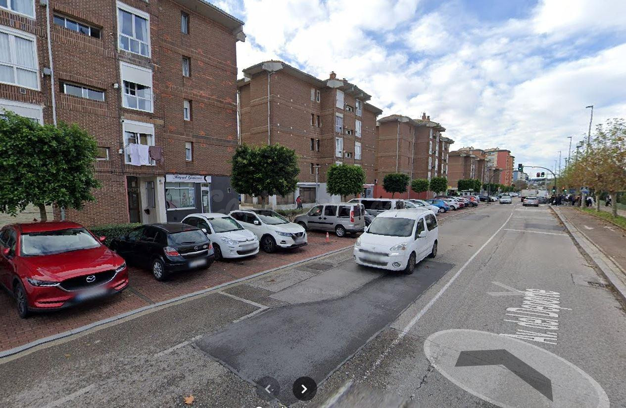 SE VENDE inmueble ALQUILADO en Santander - foto 4
